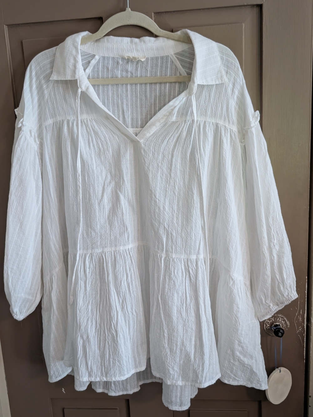 Easel White Gauzy Women's Tiered V-neck Top - Lightweight - Size Large